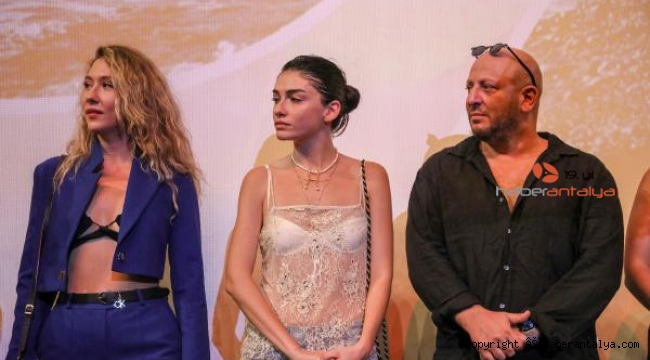 Hazar Ergüçlü, sevgilisinin filminde hem yapımcı hem oyuncu