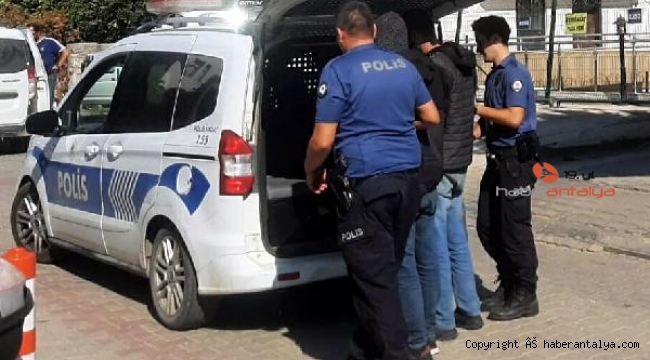 Kaçak göçmenlerle birlikte yakalanan 4 Türk vatandaşı, tutuklandı