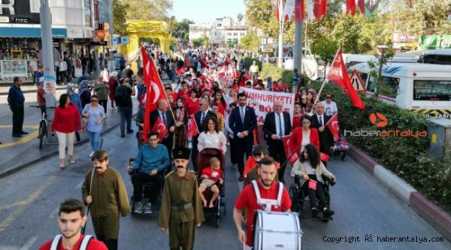 Manavgat Belediyesi'nin eğitim kurumları 29 Ekim'i coşkuyla kutladı