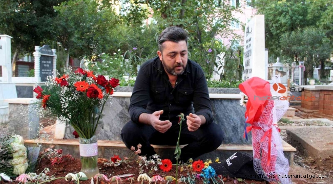 Öğretmeninin evinde ölü bulunan lise öğrencisi, doğum gününde mezarı başında anıldı