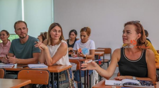 Ruslar ile Ukraynalıları Türkçe birleştirdi