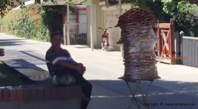 Simidi yerli halka 7,5, turiste 20 liradan satıyor