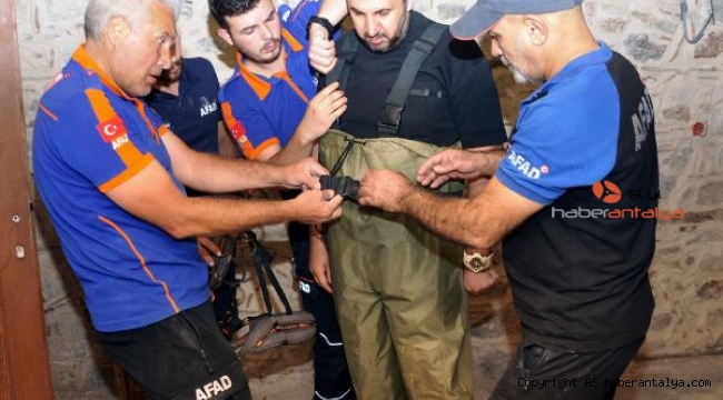 Tarihi konaktaki 250 yıllık su kuyusu gün yüzüne çıkıyor