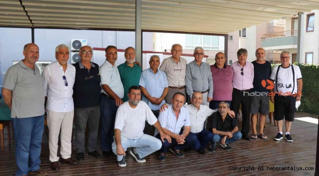 Tertipler 41 yıl sonra komutanlarına tekmil verdi
