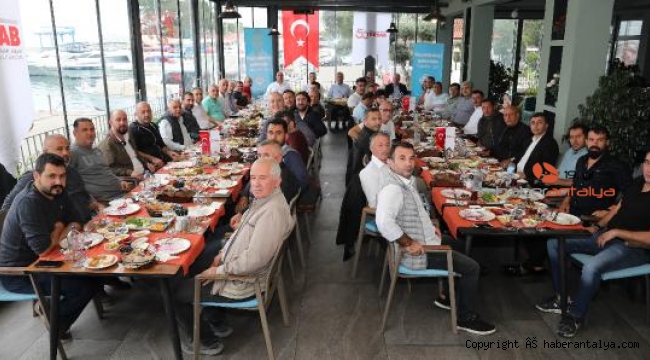 TÜRSAB Başkanı Bağlıkaya, Kemer'de üyelerle buluştu