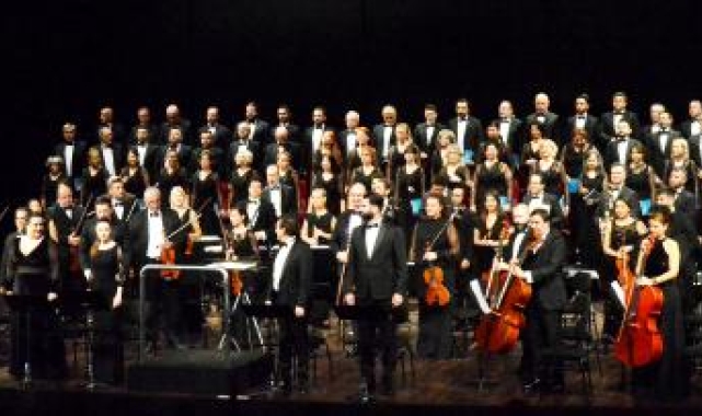114 sanatçılı çok sesli konser