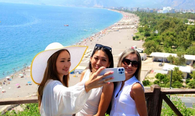 %60'ını onlar oluşturuyor. Antalya'da turist bereketi 