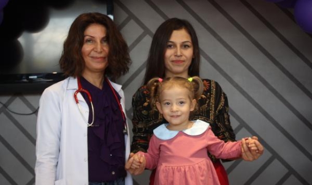 790 gram doğdu, 3'üncü yaş gününü hayata tutunduğu yerde kutladı