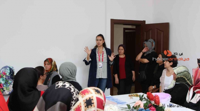 Alanya Güller Pınarı El Sanatları Merkezi'nde kurslar başladı