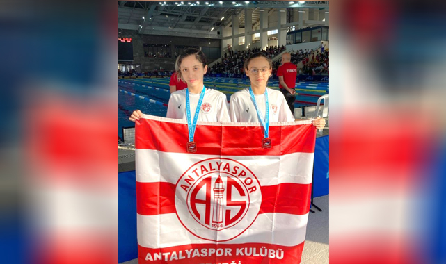 Antalyaspor Yüzme Takımı'ndan 2 sporcu Türkiye Şampiyonası'nda Yarışacak