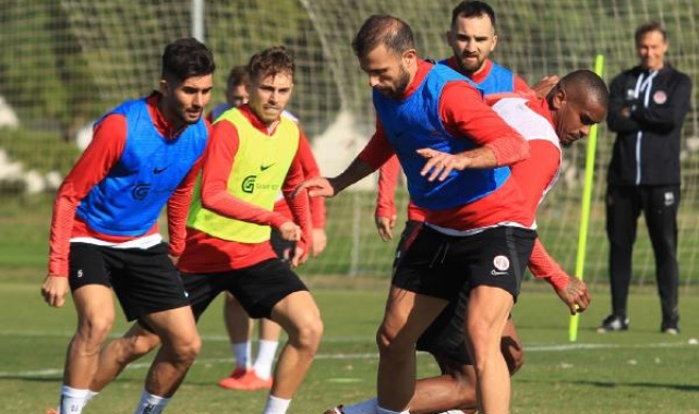 Antalyaspor'da, ligde 5 futbolcu gol sevinci yaşadı