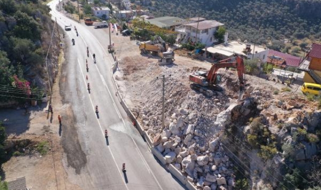 Bezirgan Ulugöl'e yürüyüş yolu ve kaldırım