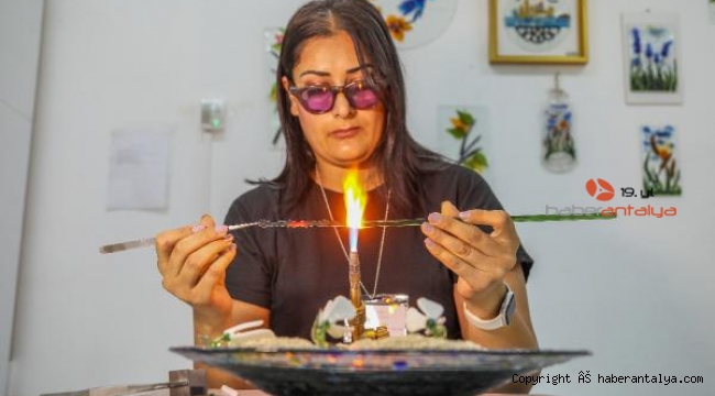 Endemik çiçekler, camda şekil buldu