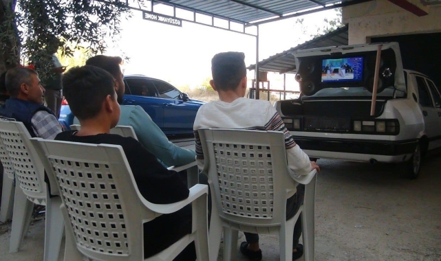 Fanatik gençlerin futbol aşkı TOFAŞ bagajında 
