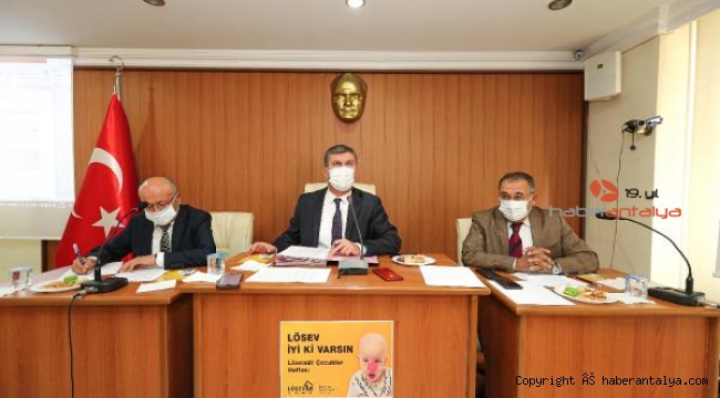 Farkındalık için mecliste maske taktılar