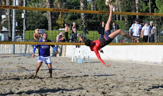 Footvolley Dünya Kulüpler Kupası Alanya'da başladı