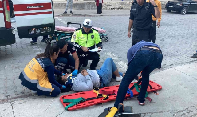 Kamyonetle çarpışan motosiklet sürücüsü ölümden döndü