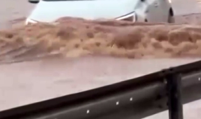 Kaş'ı sel bastı !