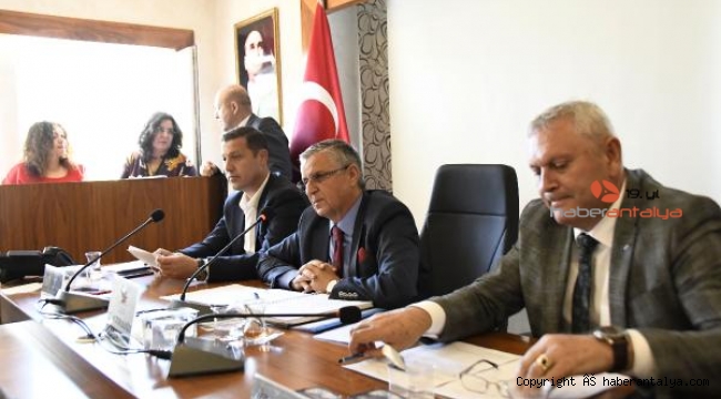 Kemer Belediyesi'nde kasım meclisi yapıldı
