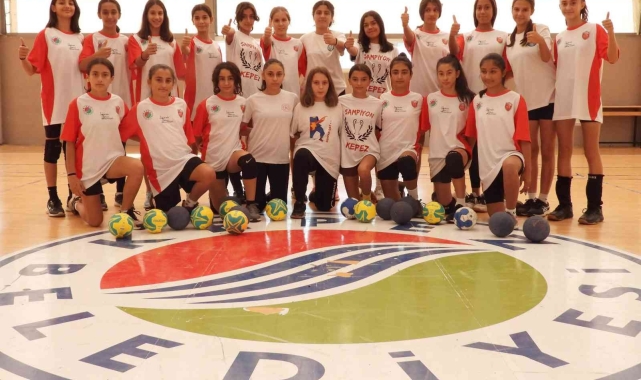 Kepez Belediye Hentbol Takımında hedef önce Antalya, ardından bölge şampiyonluğu