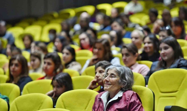 Konyaaltı'nda 'Teknoloji Bağımlılığı' konuşuldu