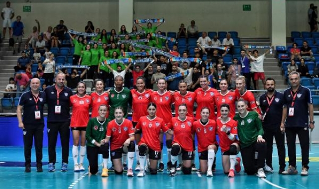 Mavi Kelebekler, 4 günde 2 zorlu maça çıkıyor