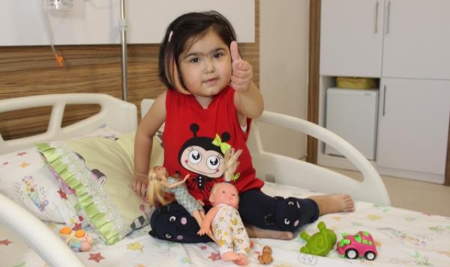 Minik Mira anneannesinin böbreğiyle hayata tutundu