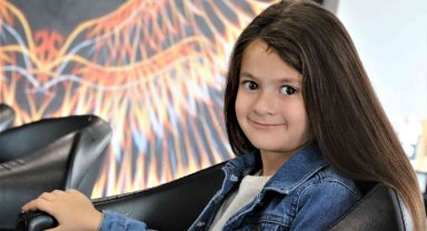 Minik Şeyda, sırma saçlarını lösemili yaşıtları için kestirdi