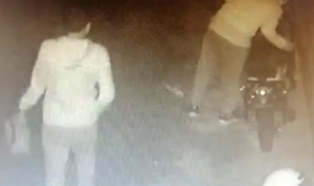Motosiklet hırsızlarının rahat tavrı şaşırttı 