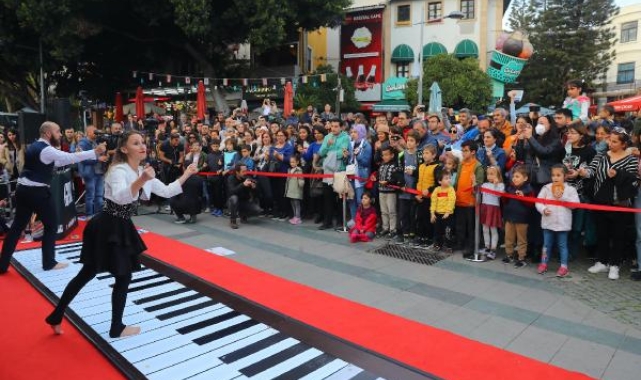Piyano ve darbuka festivalde buluştu, kulakların pası silindi 
