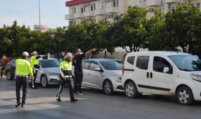 Serik'te 8 araçlık zincirleme kaza !