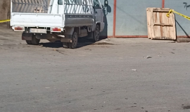 Serik'te seyir halindeki kamyonete silahlı saldırı