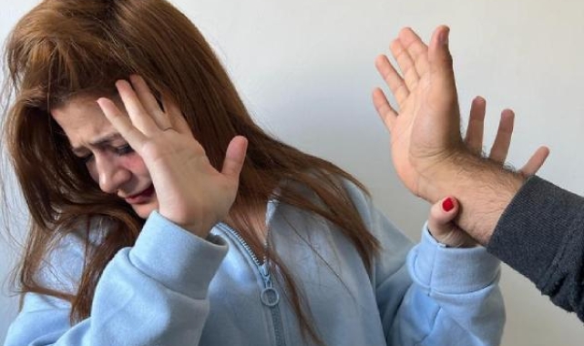 Üniversiteli gençlerden makyajlı şiddet etkinliği