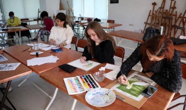 Yerleşik yabancı kadınlar, resim kursunda buluşuyor