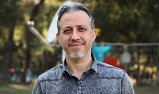 'Adil davranmıyorsunuz' dediği için kovulan öğretmenin hukuk zaferi