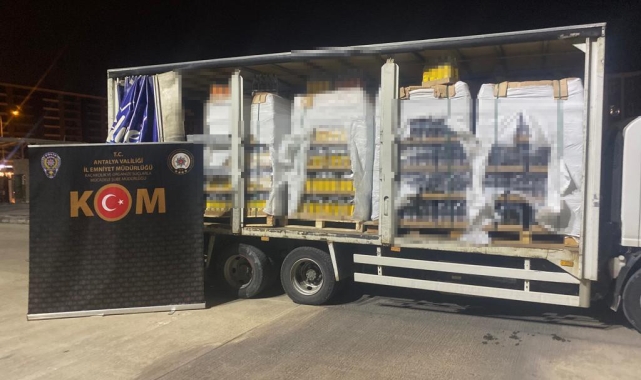 Antalya'da 5 bin 232 şişe sahte alkol ele geçirildi !