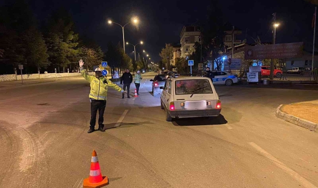 Antalya'da 7 ilçede eş zamanlı "Umuma Açık Yer Denetimi ve Yol Uygulaması"