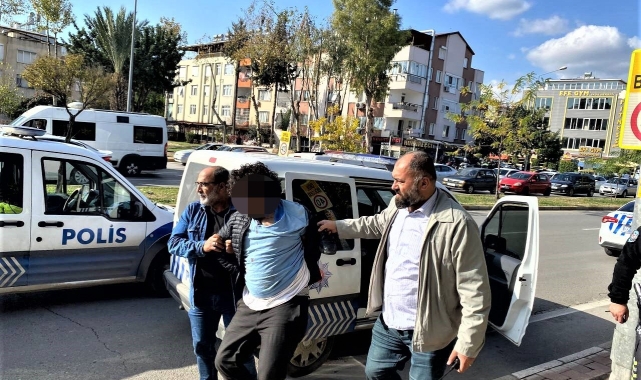 Antalya'da kurye dehşeti; Kapı anahtarı ile 3 polisi yaraladı