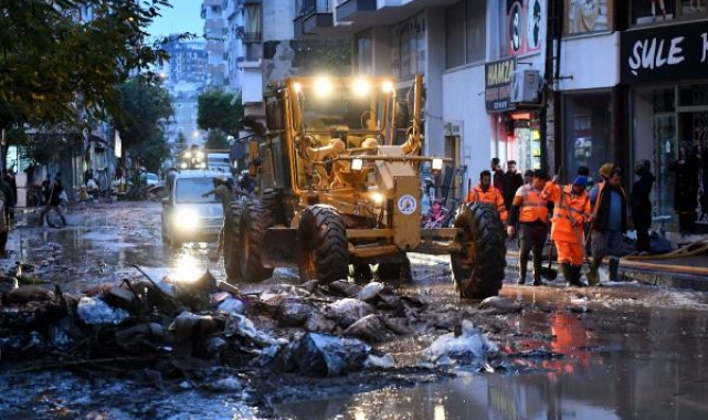 Antalya'da selin yaraları sarılmaya çalışılıyor