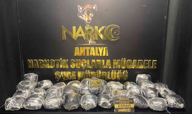 Antalya'da zehir tacirlerine çoklu darbe