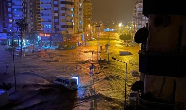 Antalya'nın iki ilçesinde sel felaketi
