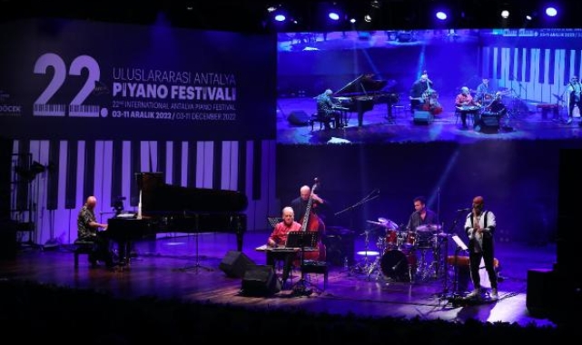 Doğu ve Batı müzikleri, Antalya Piyano Festivali'nde buluştu
