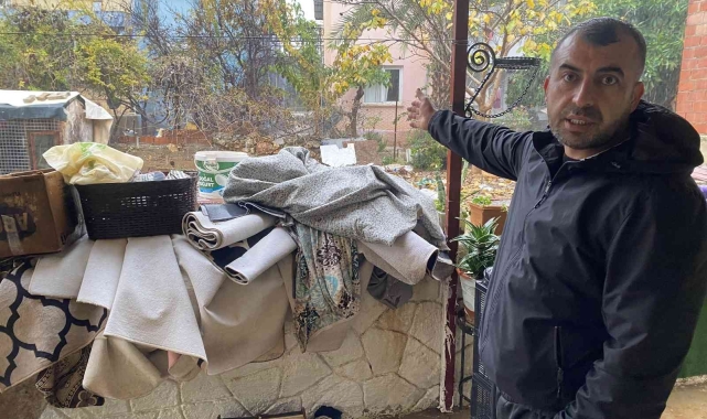 Evini sel bastı, kurtulmak için duvarını yıktı 