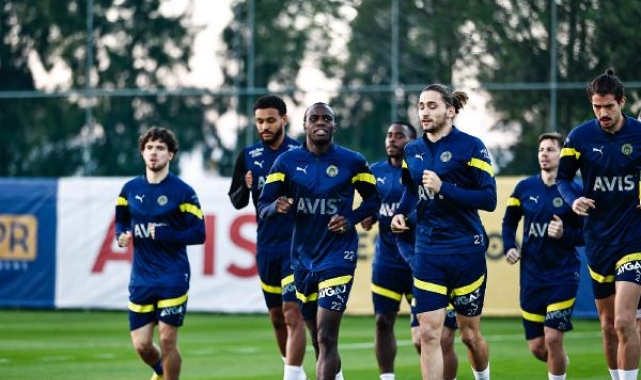 Fenerbahçe, Antalya kampındaki ilk çalışmasını gerçekleştirdi
