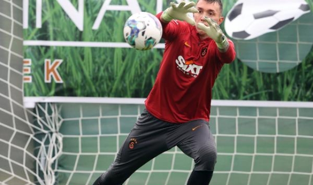 Galatasaray'da Muslera, Antalya kampına katıldı