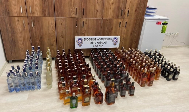 Gazipaşa'da kaçak ve sahte alkol operasyonu: 3 gözaltı