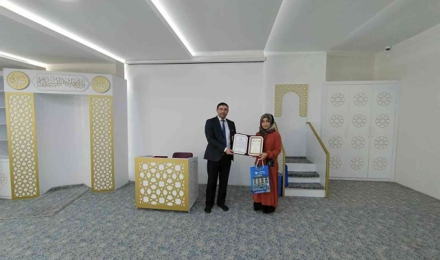Hafızlık eğitimini tamamlayan 6 öğrenciye belgeleri verildi