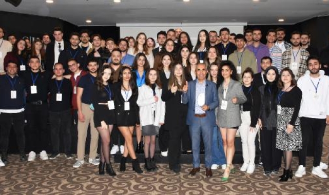 İş insanı Bıdı'dan üniversitelilere 'kariyer' dersi