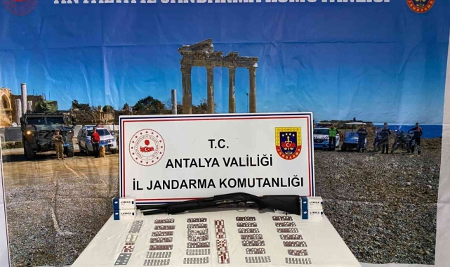 Jandarma ekipleri 528 adet uyuşturucu hap ele geçirdi