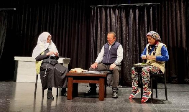 'Kaderin Oyunu'na ayakta alkış